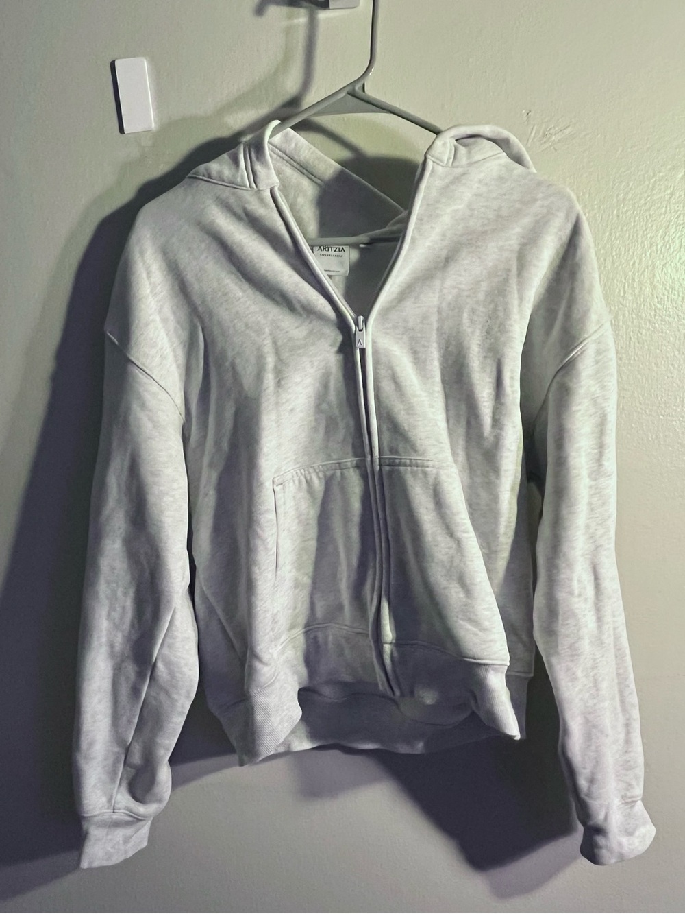 Aritzia Cozy Sweatfleece Perfect Fit Zip Up Hoodie Medium - Picture 3 of 8